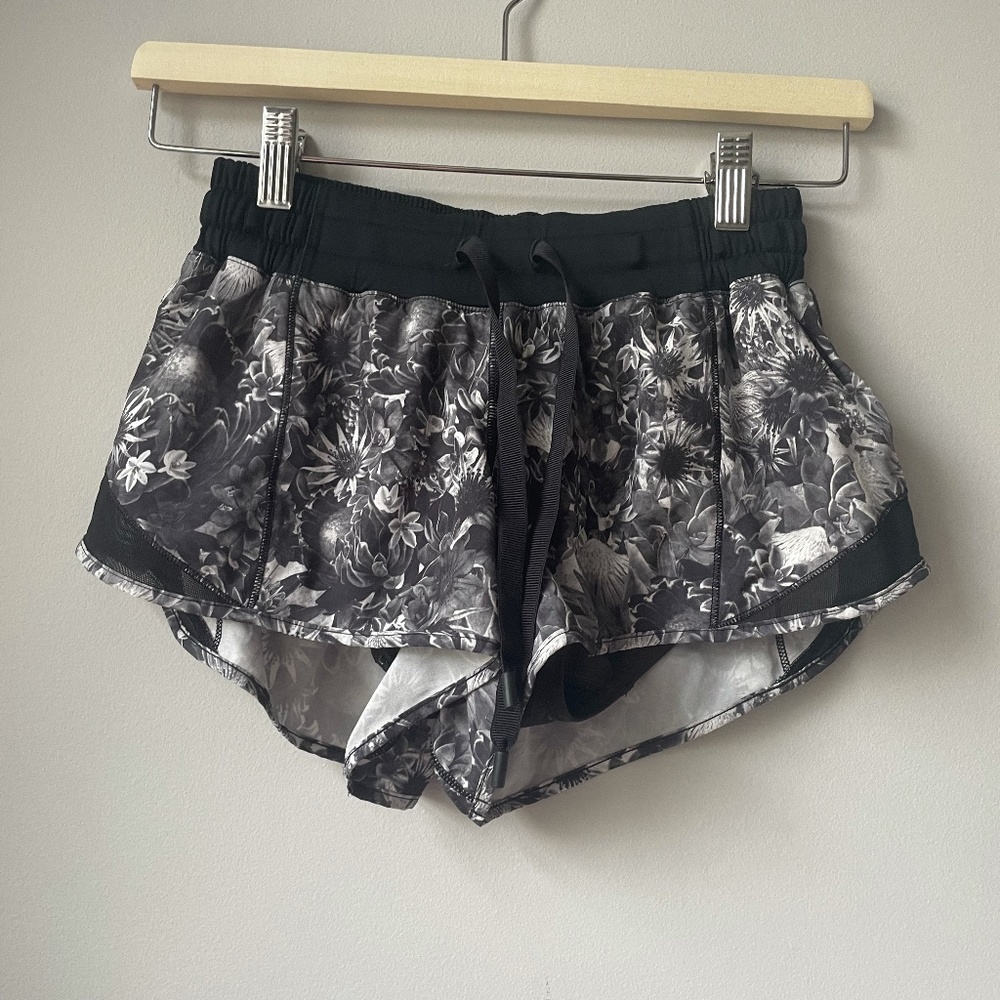 Lululemon Short-Size 4